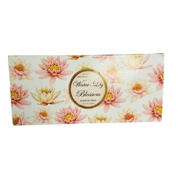 Saponificio Artigianale Fiorentino Water Lily Blossom Set Of 3 Round Soaps Italy - Picture 2 of 9